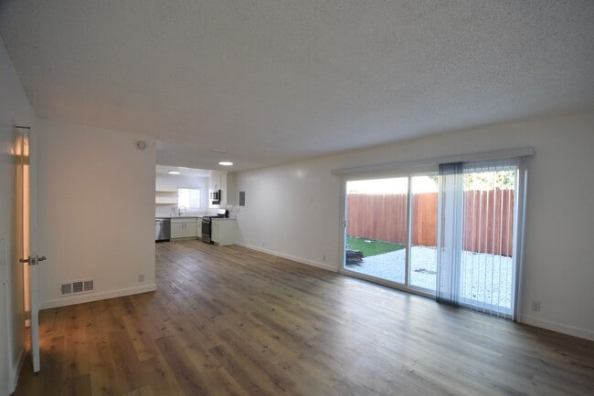 Foto del edificio - 10855 Morrison St