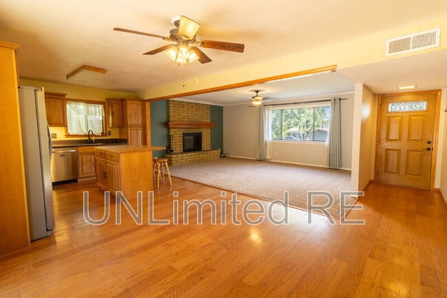 Building Photo - 4880 E Tomahawk Dr
