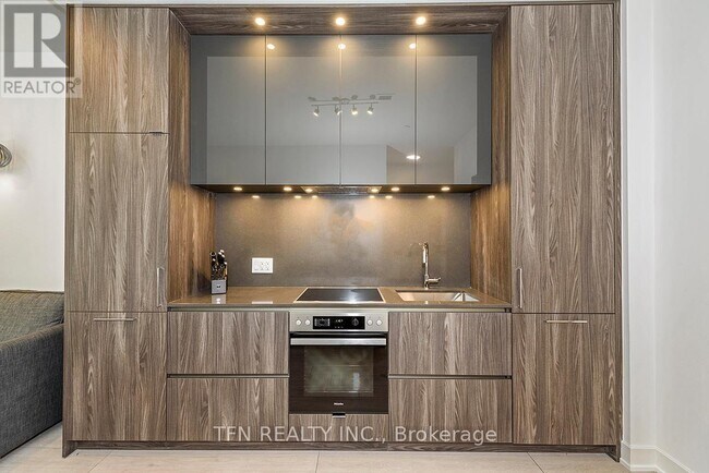 Building Photo - 15 Mercer St