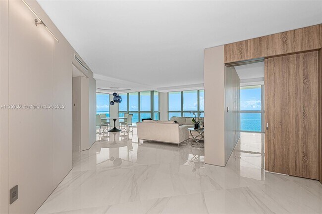 Building Photo - 16425 Collins Ave