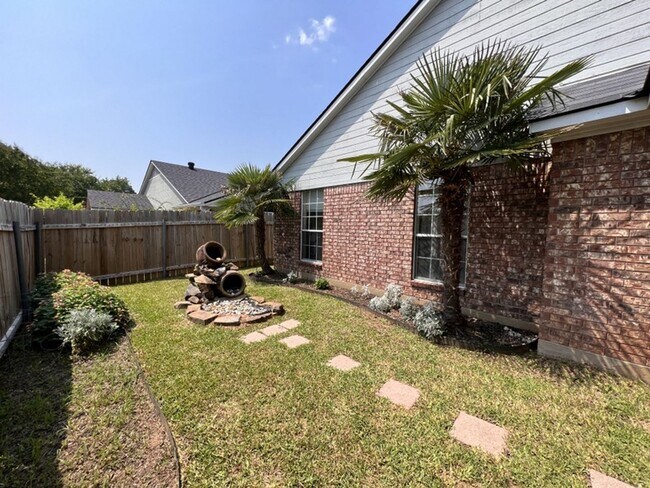 Building Photo - GATED COMMUNITY