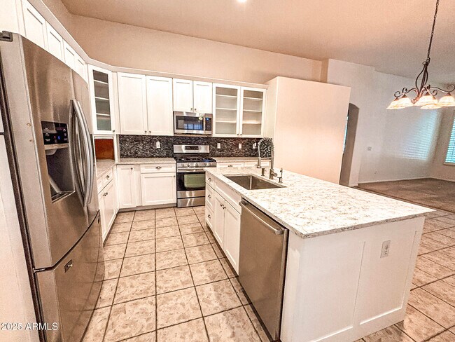 Foto del edificio - 3946 E Remington Dr