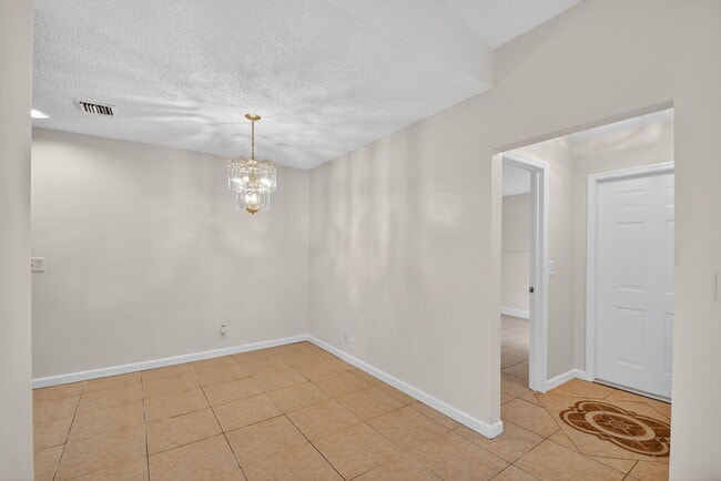 Building Photo - 2701 Waterview Cir