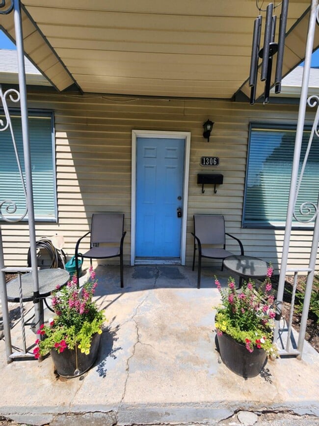 Photo - Poplar Grove 3 bd. House! Pets ok! Love the yard!