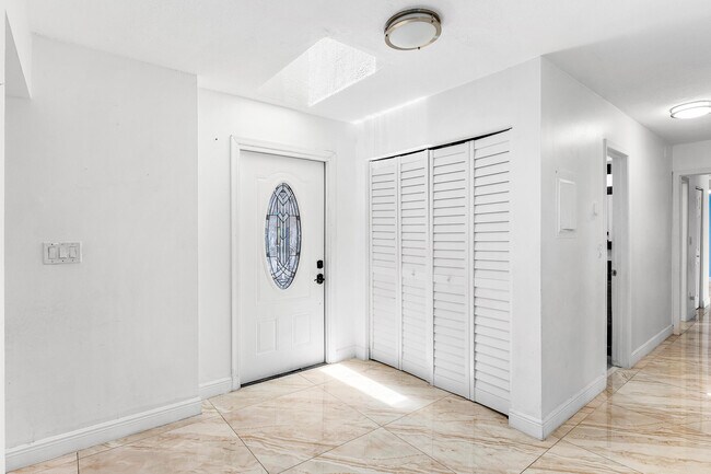 Foto del edificio - 1647 Cabot Ln