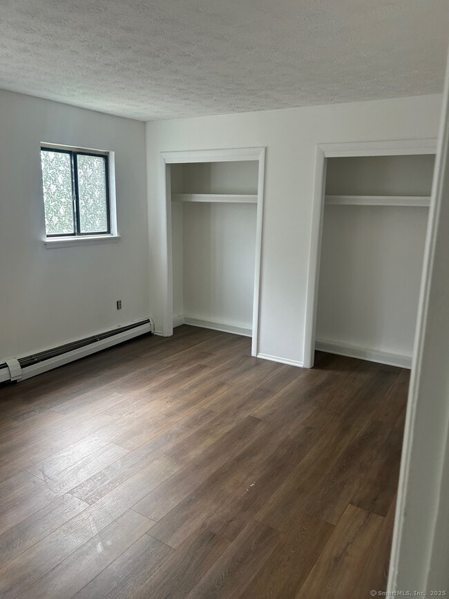Building Photo - 126 Sutton Pl