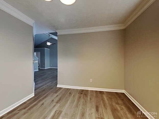 Building Photo - 120 Governor Ln