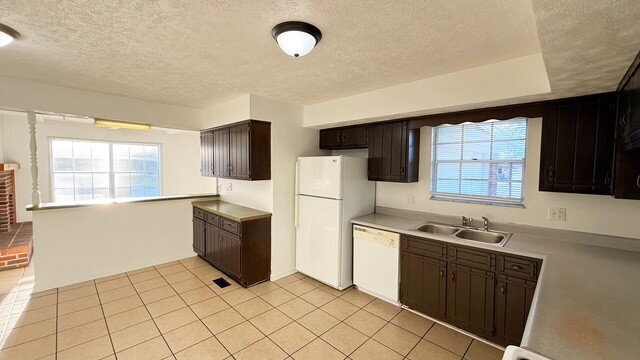 Building Photo - EAST - SPRAWLING 3 BEDROOM / 2 BATH RANCH AVAILABLE NOW!