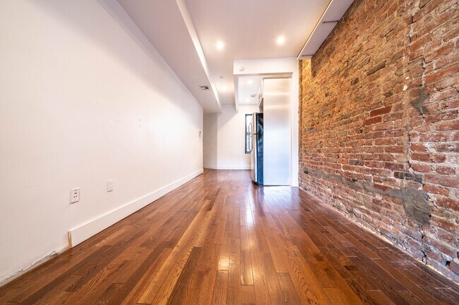 Foto del edificio - 625 Sterling Pl