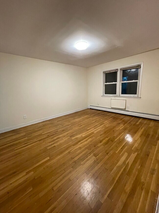 14402 38th Ave Unit 3, Flushing, NY 11354 14402 38th Ave Flushing, NY