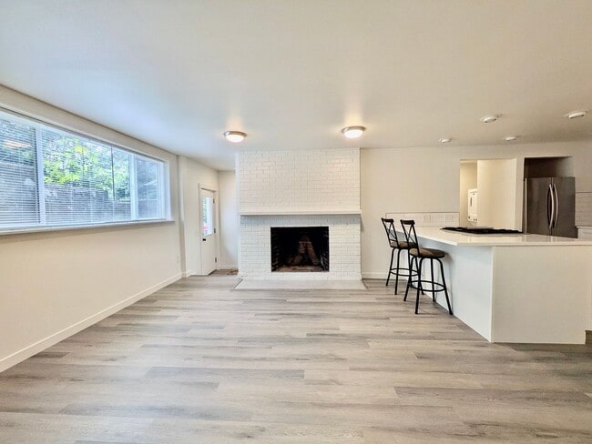 Photo - 9938 SW TERWILLIGER BLVD. Apartment