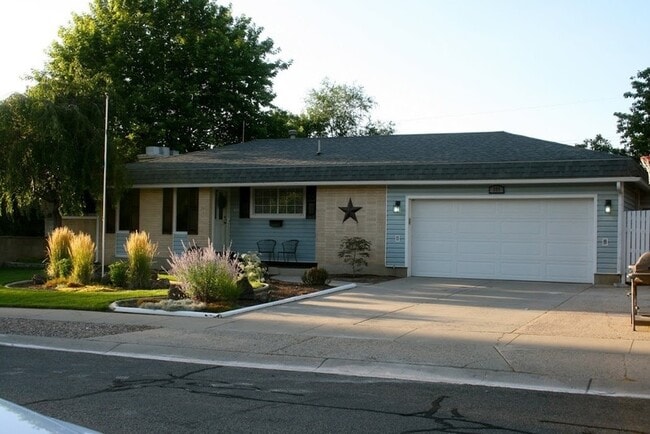 Building Photo - 397 E 8220 S
