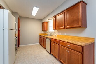 Building Photo - 12331 Atwell Dr