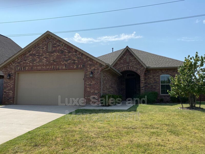 Foto principal - 2408 NW 193rd St