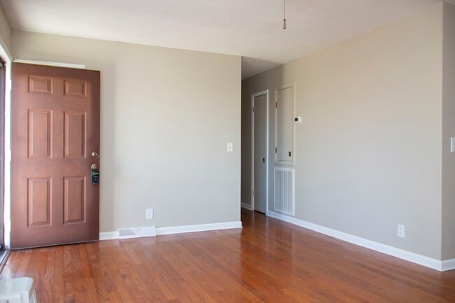 Building Photo - Heart of Madison City! Madison City Schools!