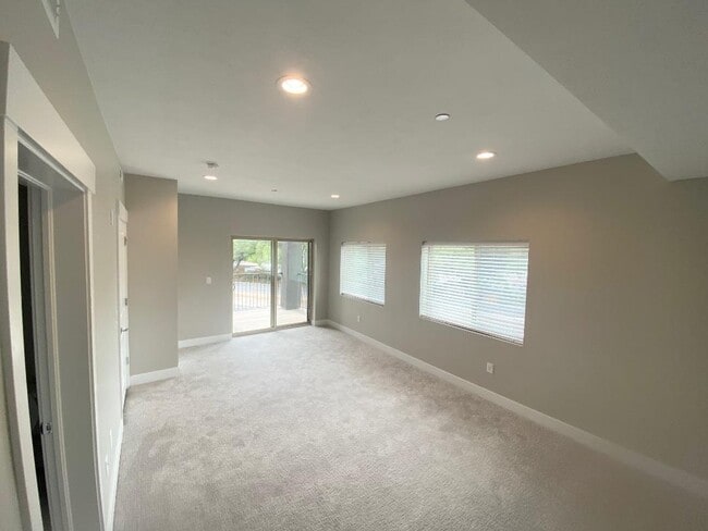 master bedroom - 1225 E Wolf Hollow Ln