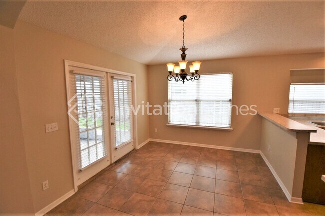 Building Photo - 8832 Mountain Lake Dr S