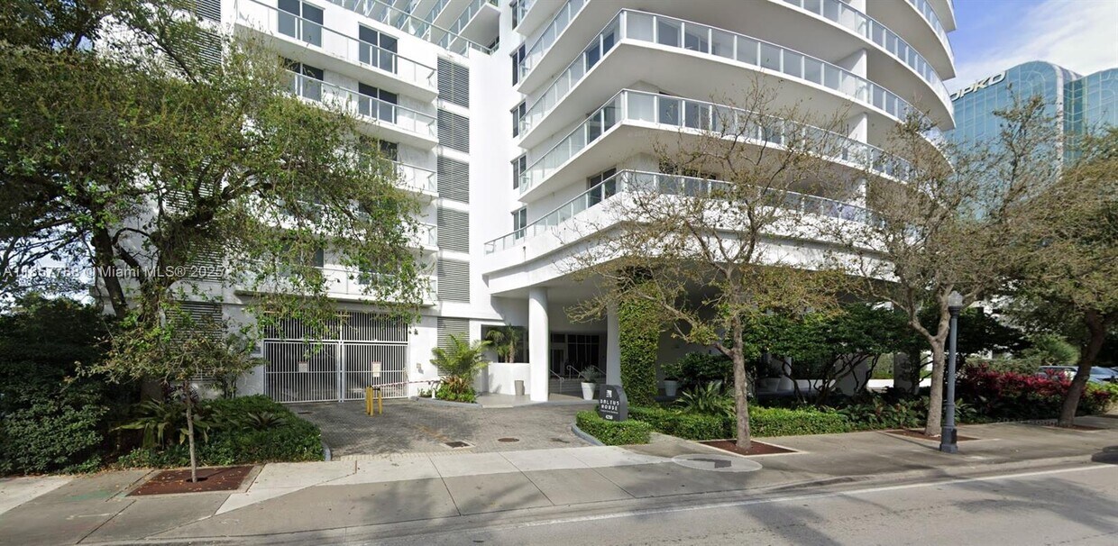 Primary Photo - 4250 Biscayne Blvd