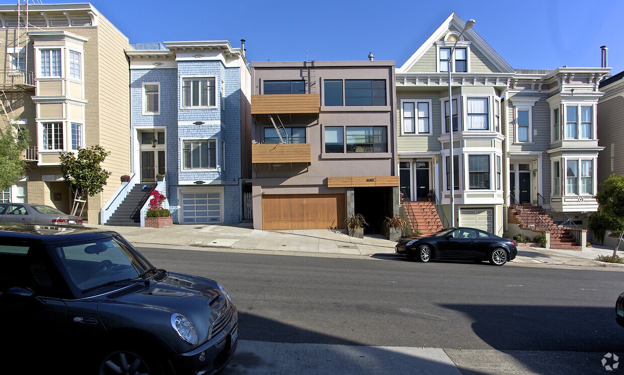 Building Photo - 3010 Sacramento St