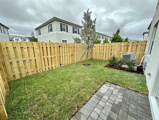 Foto del edificio - 11891 NW 46th St