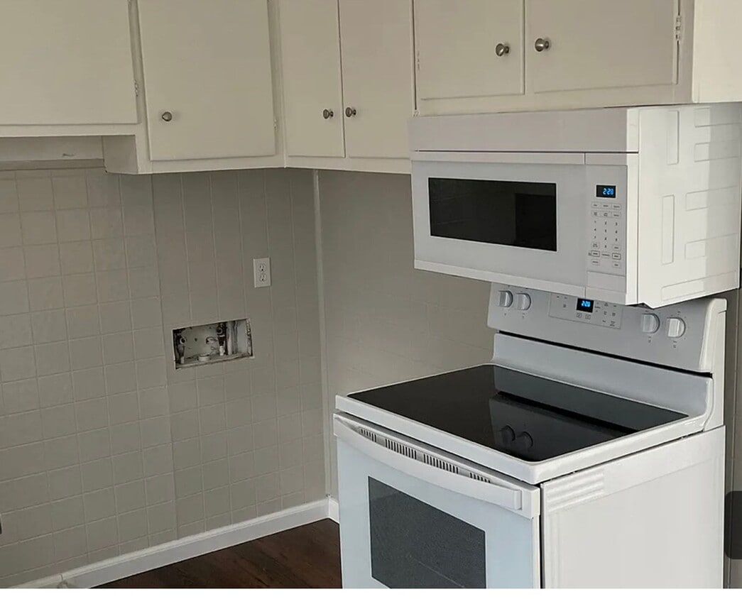 Building Photo - 2 Bedroom, 1 Bath