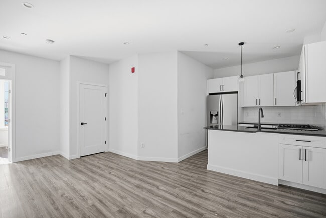 Building Photo - 2301 Frankford Ave