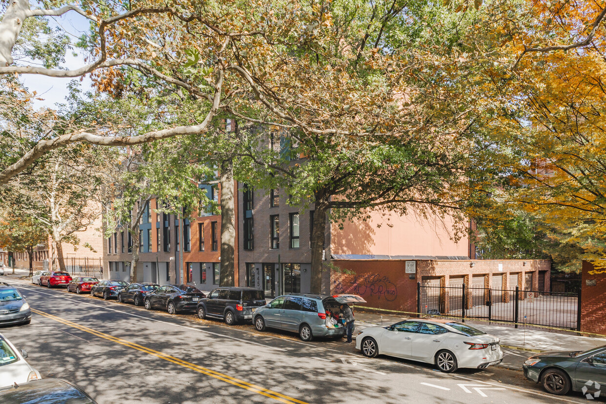 Building Photo - 445 Vanderbilt
