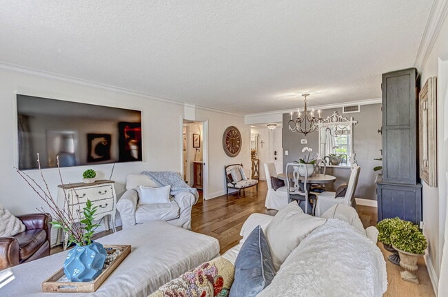 Foto del edificio - 5650 Tamberlane Cir