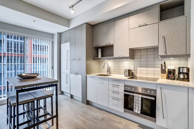 Building Photo - 30 Nelson St