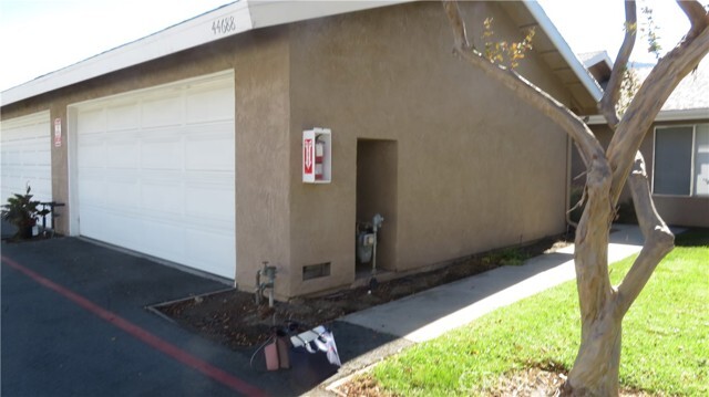 Primary Photo - 44688 La Paz Rd