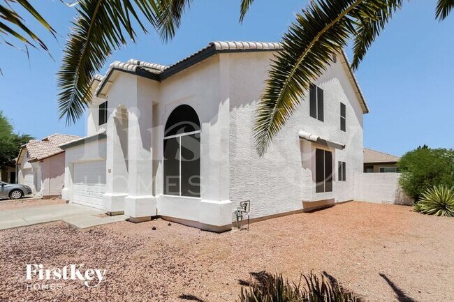 Foto del edificio - 912 E Baylor Ln