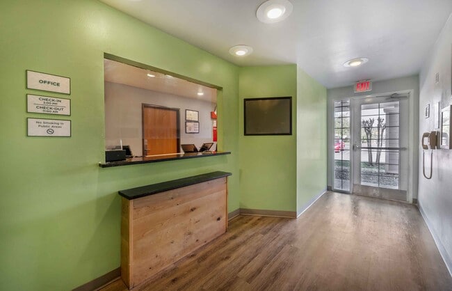 Building Photo - Furnished Studio-Orlando - Sanford - Airport