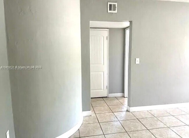 Foto del edificio - 3401 SW 11th St
