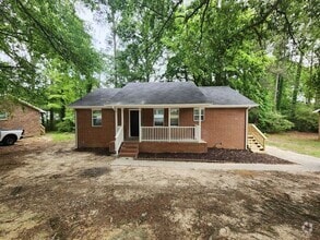 Building Photo - 709 W Creek Cir