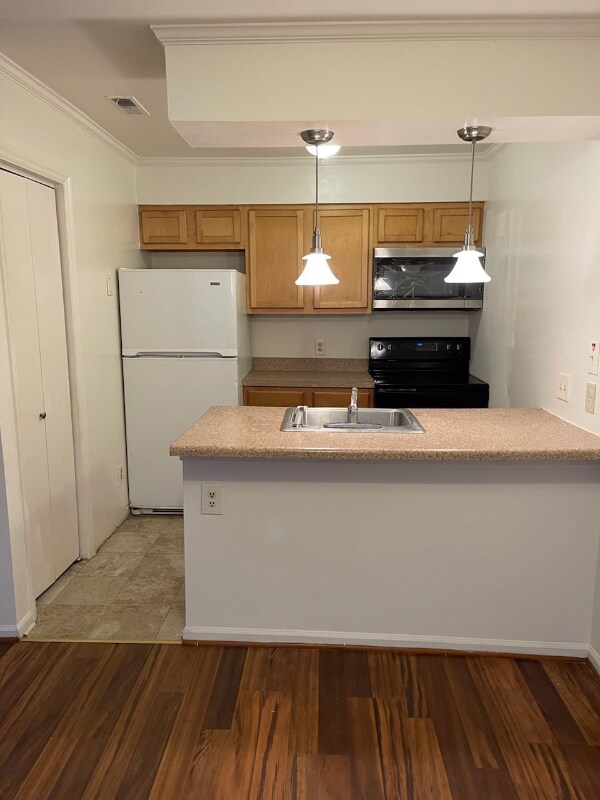 Foto del edificio - 6000 Sunset Ridge Ct
