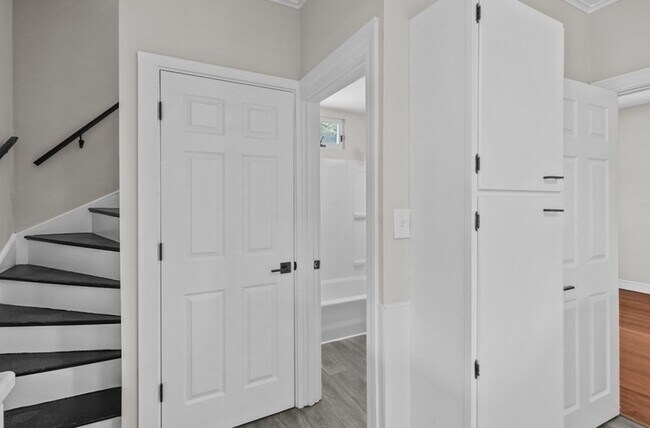 Building Photo - 23 Hartford St