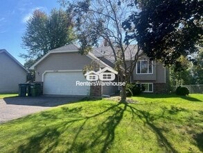 Building Photo - 1850 121st Ave NE