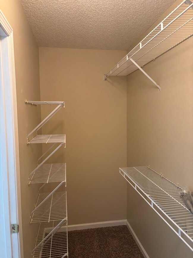 Building Photo - 121 Faybrook Dr