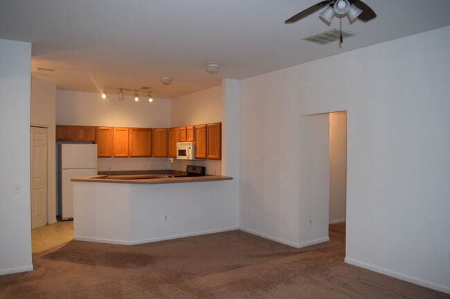 Foto del edificio - ANN ARBOR CONDO FOR LEASE!