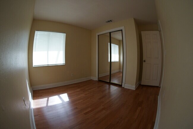 Foto del edificio - 6158 Sandcrest Cir