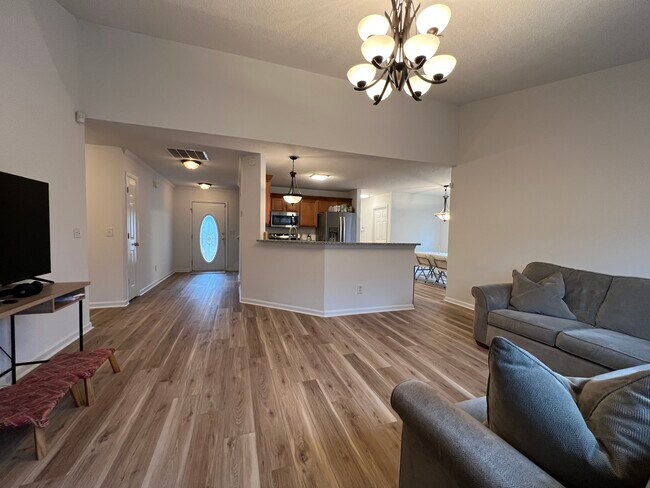 Foto del edificio - 5343 Tidewater Dr