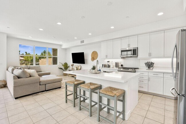 Building Photo - 43073 Armonia Ct