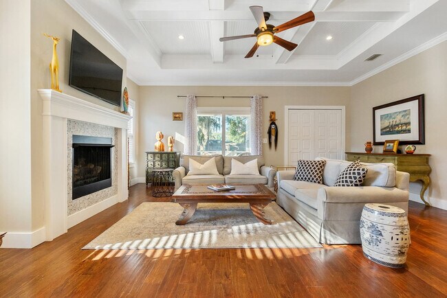 Foto del edificio - 22 Fullerwood Dr