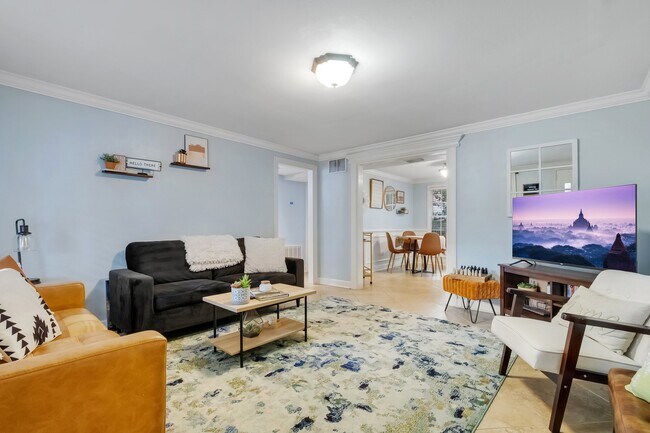 Building Photo - 715 N Calhoun St