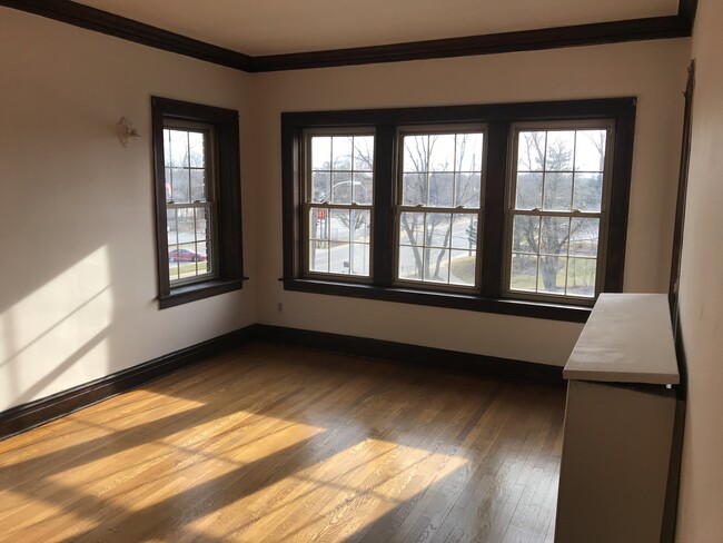 Living Room - 1610 W 5th Ave
