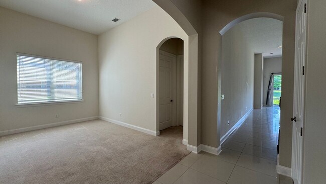 Foto del edificio - Beautiful 4B/3B with Bonus Office Space Fo...