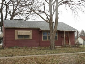 Building Photo - 700 Kern St