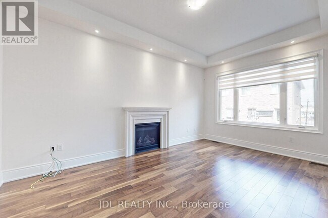 Building Photo - 95 Giardina Cres