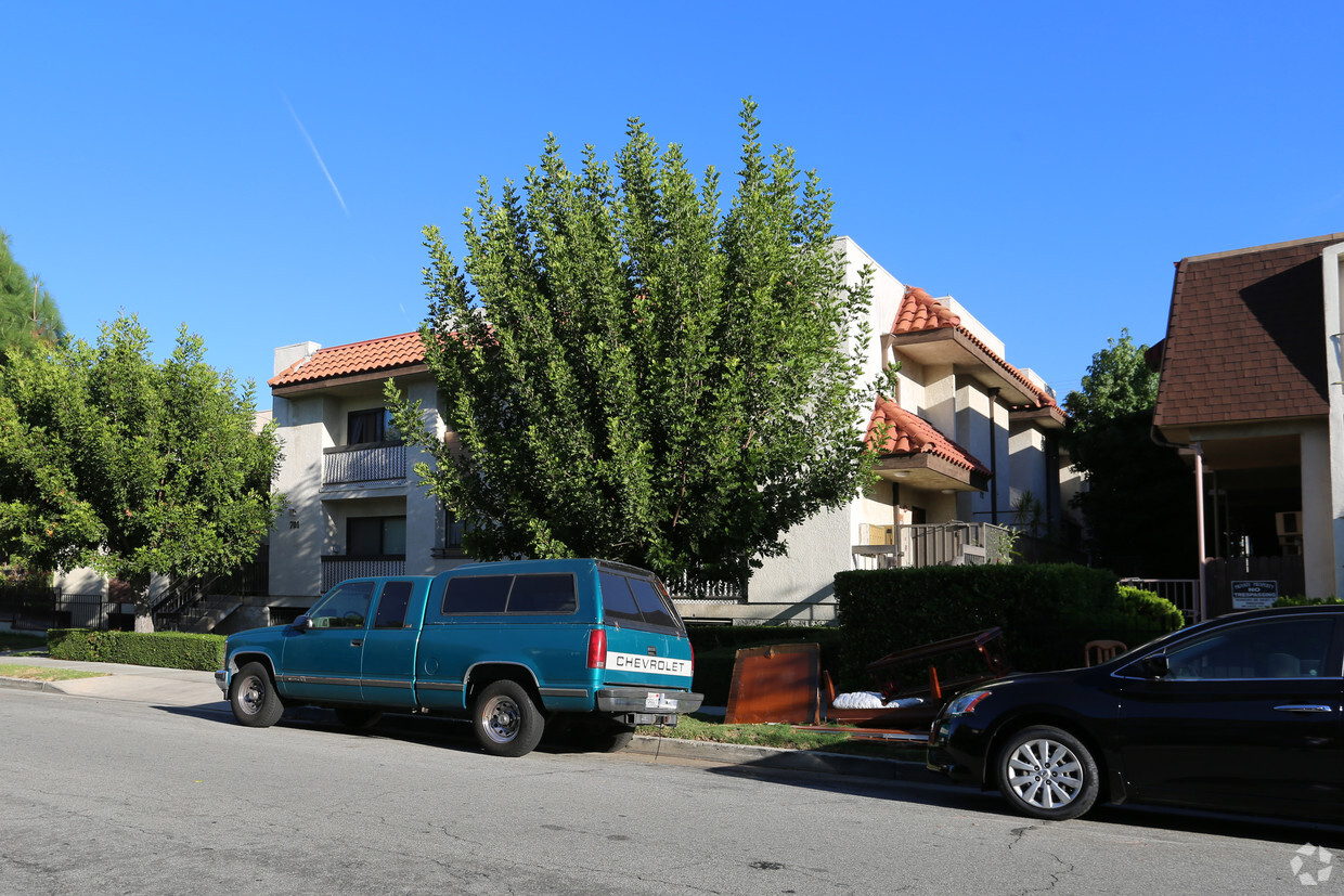 Primary Photo - 701 Orange Grove Ave