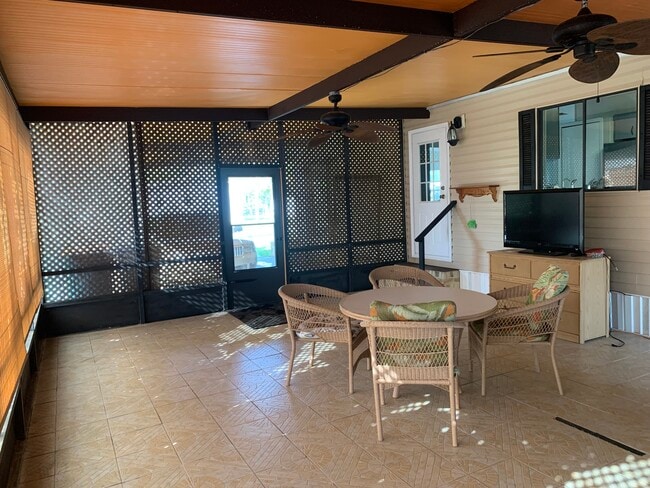 Building Photo - 210 Ocean Reef Ln